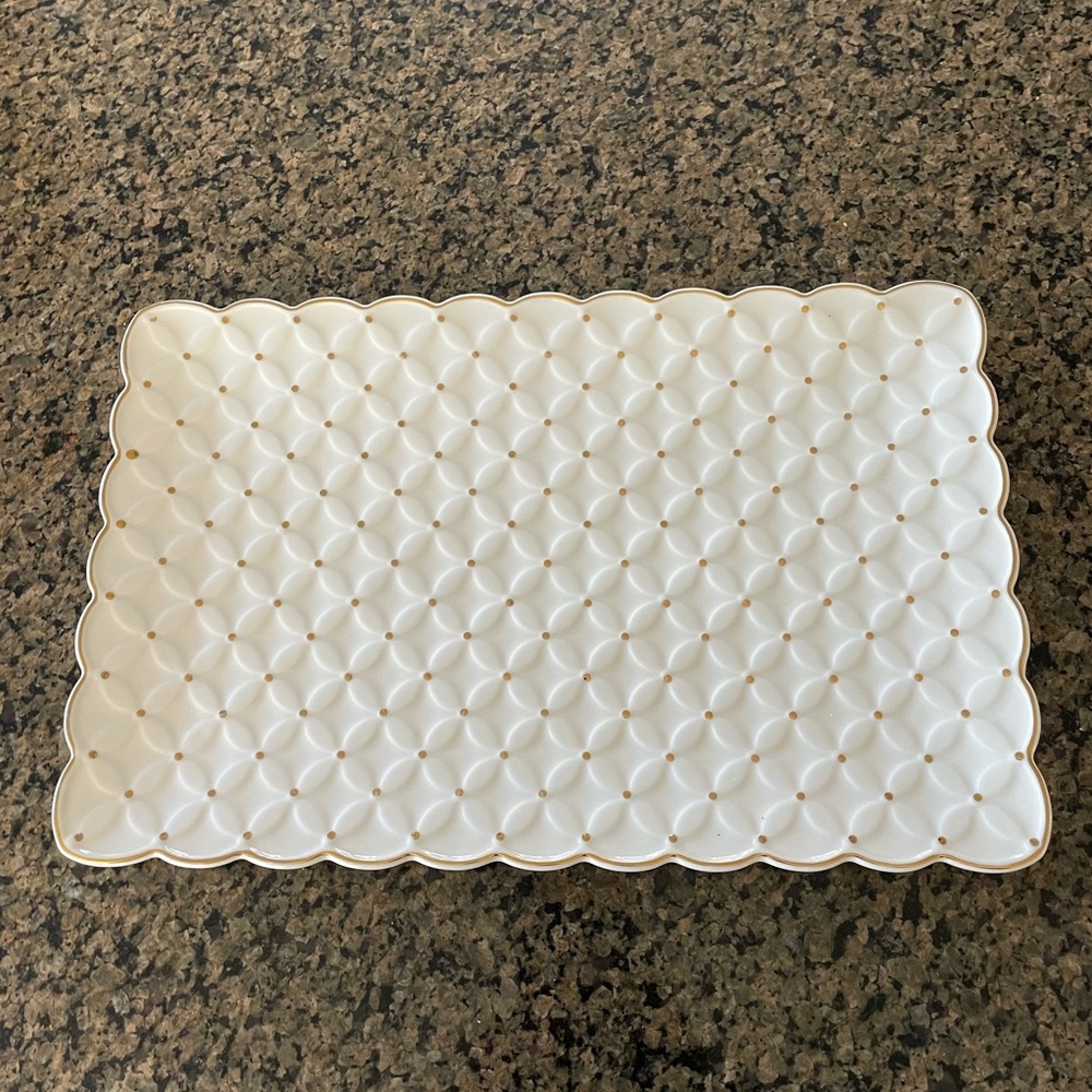 Elegant White and Gold Scalloped VERDICI DESIGN Tray